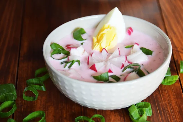 turp ve yumurta ile soğuk pancar çorbası