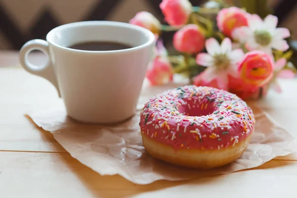 Donut Fresa Taza Café Mesa Día San Valentín Cóncavo — Foto de Stock