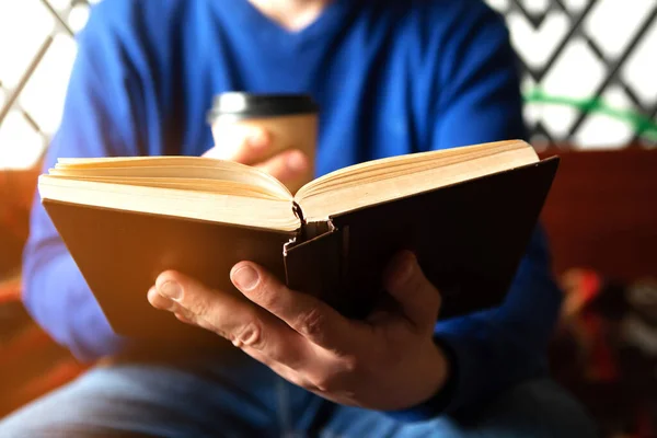 Man Read Book Holds Coffee Cup — Stock Photo, Image