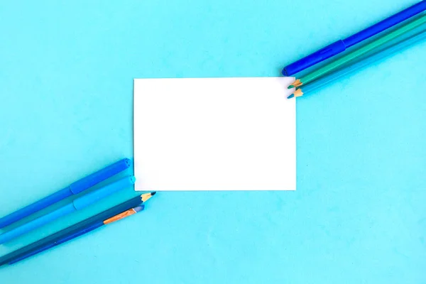 Цветные Карандаши Белый Макет Пустой Синем Фоне Вид Сверху — стоковое фото