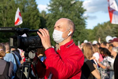  Mikalaj Statkevich 'in karısı 30 Temmuz 2020' de Minsk 'teki muhalefet mitinginde konuşma yaptı. Beyaz Rusya 'nın siyasi muhalefeti. Belarus 2020 'de Başkanlık Seçimleri