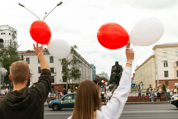 Protestas Pacíficas Bielorrusia Elecciones Presidenciales Bielorrusia 2020 Mujeres Flores Bielorrusia —  Fotos de Stock