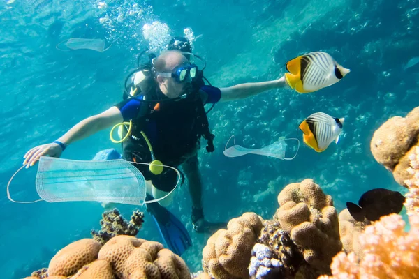 Diver Face Masks Water Environment Pollution Surgical Masks Coronavrius — Stock Photo, Image