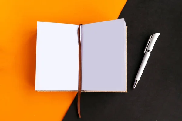 Apri Blocco Note Mockup Sfondo Geometrico Arancione Nero Copia Spazio — Foto Stock