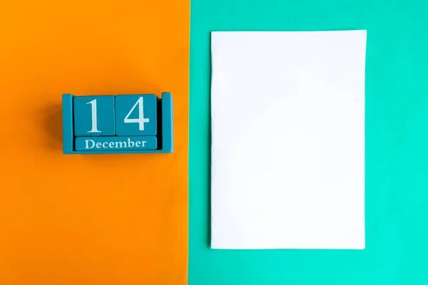 Diciembre Calendario Cubo Azul Con Mes Fecha Maqueta Blanca Blanco —  Fotos de Stock