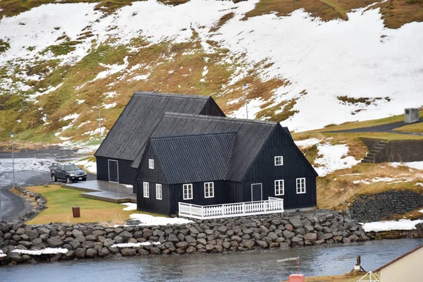 Icelandic House Black Color — Stock Photo, Image