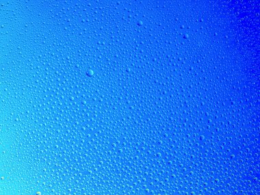 Camın üzerine renkli arka planda su damlacıkları. Su damlaları.