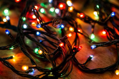 Çelenk. İçinde mesaj olan Noel tasarım kartı. Xmas dekorasyonları.