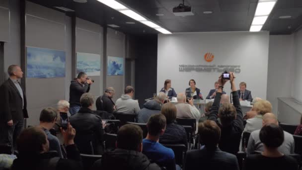 Pressekonferenz der tschechischen Fluggesellschaften auf dem Flughafen Scheremetjewo, Moskau — Stockvideo