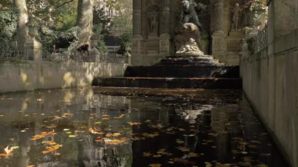 Fonte Medici no Outono Jardins do Luxemburgo — Vídeo de Stock