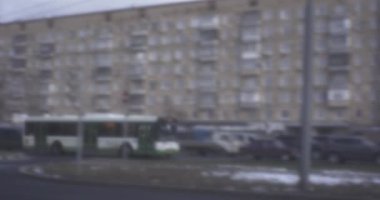 Moskova, Rusya trafikte araba. Retro tarzı video