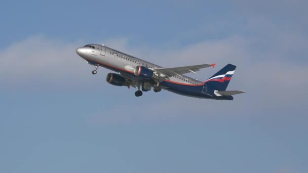 Aeroflot A320 rosnąco w niebo — Wideo stockowe