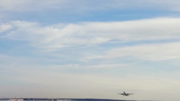 ウラル航空航空機離陸と上昇、ロシア — ストック動画