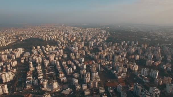 Yoğun şehir şehir manzara parkları ile — Stok video