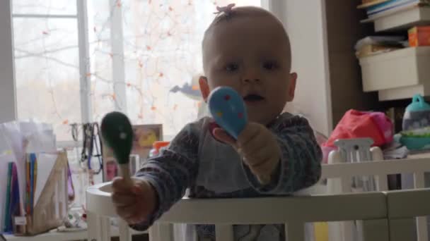 Cute baby girl in a round crib 8 — Stock Video