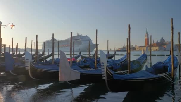 Gondola boats and a cruise ship in Venice Italy — Stock Video