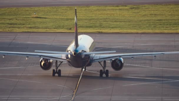 Aeroflot vliegtuigen taxiën op luchthaven Sheremetyevo — Stockvideo