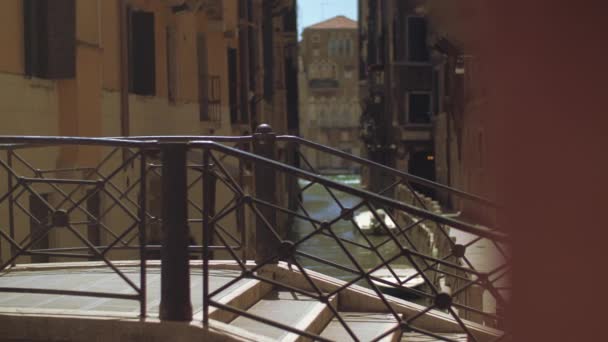 Venezia vista con ponte sul canale, Italia — Video Stock