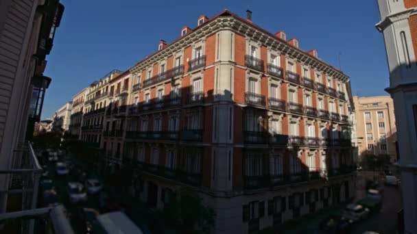 Timelapse de Madrid rua com tráfego de transporte, Espanha — Vídeo de Stock