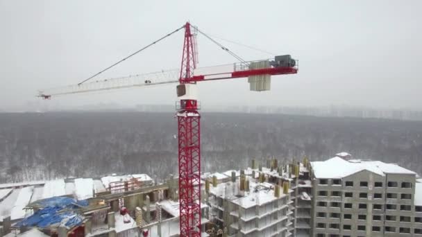 Luchtfoto Winters aanblik van residentiële samengestelde in aanbouw, Rusland — Stockvideo