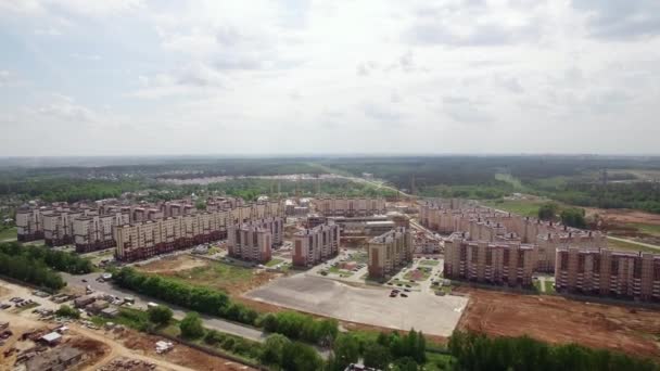 Luchtfoto van de woningbouw in nieuwe Moskou, Rusland — Stockvideo