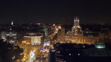 Trafik Cibeles Meydanı, İspanya ile gece Madrid'in Timelapse