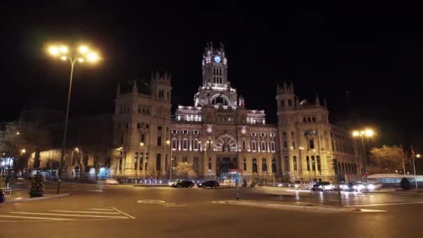 Timelapse ruchu na placu Cibeles w Madrycie noc — Wideo stockowe