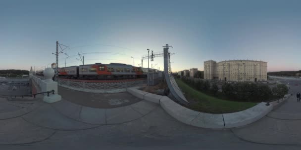 360 vr Moskaublick mit Fluss und Puschkinski-Brücke, Russland — Stockvideo