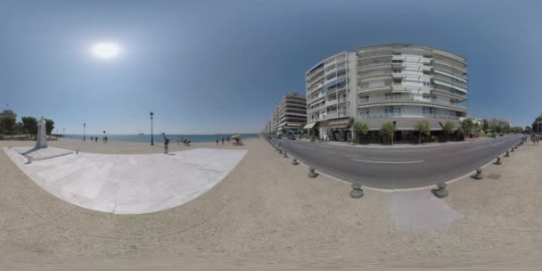 360 VR Thessalonique vue sur le front de mer avec statue de l'amiral Votsis et tour blanche — Video