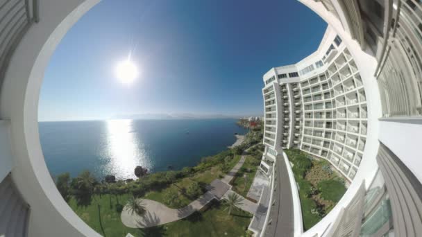 Scena z nadmorski hotel i morze w Antalya, Turcja — Wideo stockowe