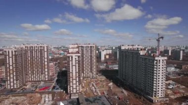 İnşaat ve Moskova görünümü altında Highrise daire blokları, Rusya