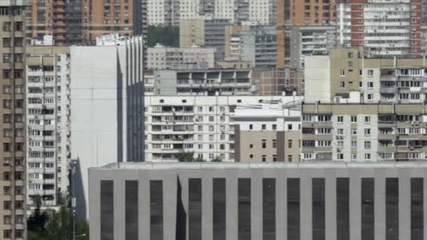 Moscú paisaje urbano con casas de apartamentos de gran altura, Rusia — Vídeo de stock