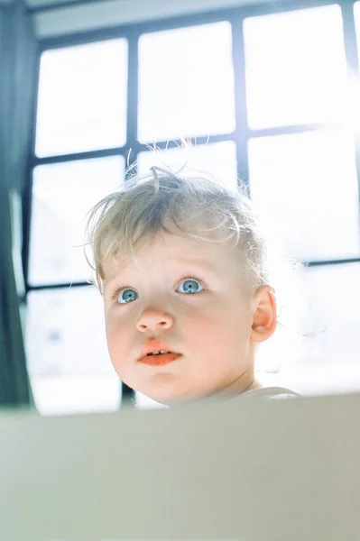 Olha para mim, querida. — Fotografia de Stock