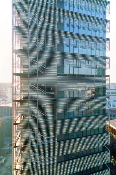 Een hoogbouw-gebouw — Stockfoto