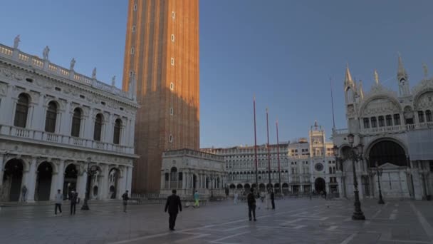 Plaza de San Marcos y Campanile en Venecia, Italia — Vídeos de Stock