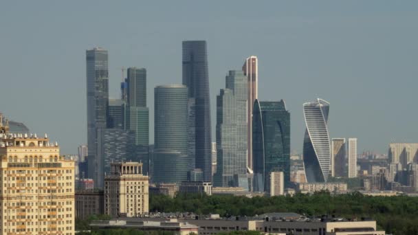 Moscou centro de negócios da cidade no dia ensolarado — Vídeo de Stock