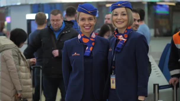 莫斯科舍列梅捷沃机场女雇员 — 图库视频影像