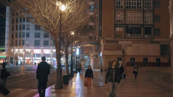 Nattstadsbilden av Valencia med Xativa Street och Plaza de Toros, Spanien — Stockvideo