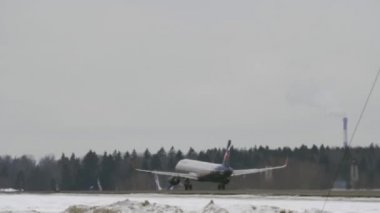 Aeroflot uçağı havalandı. Moskova'daki Sheremetyevo Havaalanı'ndan hareket