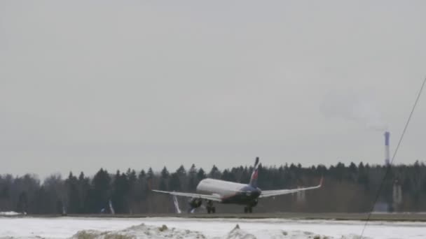 Avião da Aeroflot a descolar. Partida do Aeroporto de Sheremetyevo em Moscou — Vídeo de Stock