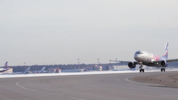 Avion avec décollage des couleurs PBC CSKA Moscou — Video