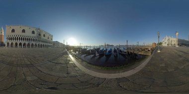 360 Vr Riva degli Schiavoni rıhtımı, Venedik, İtalya'da sabahın erken saatlerinde sahne