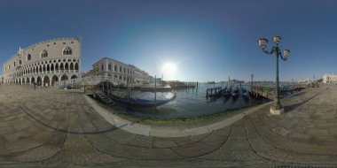 Venedik, İtalya'da gondol demirleme ile 360 Vr Waterfront ve lagün