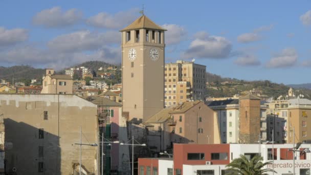 Vista de Savona con Torre del Brandale, Italia — Vídeo de stock