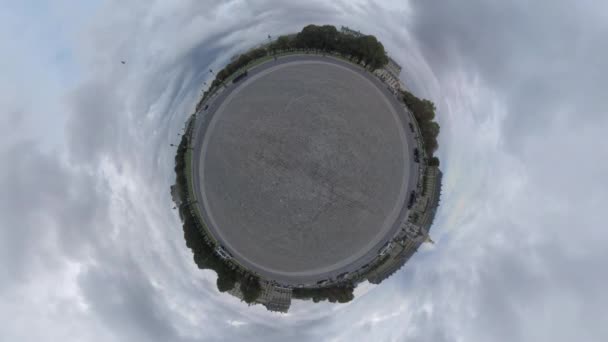 Маленькая планета центра Парижа — стоковое видео