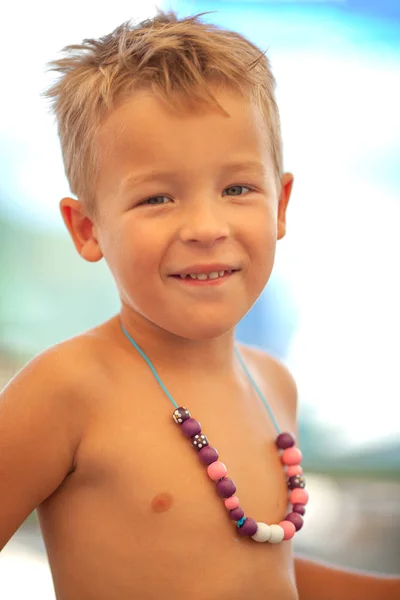 Portrait of happy child on vacation — Stock Photo, Image