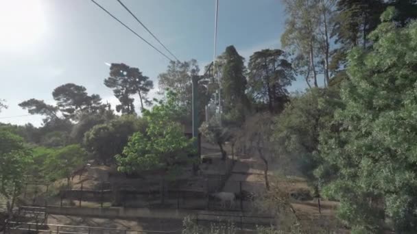 Mobil kabel di Kebun Binatang Lisbon, Portugal — Stok Video