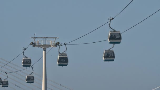 Traffico di funivie a Lisbona, Portogallo — Video Stock