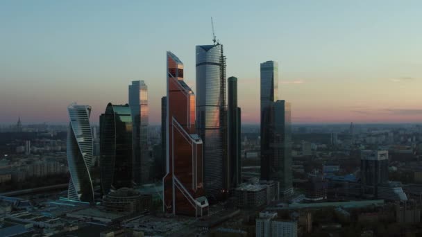 Paisaje urbano aéreo de Moscú con centro de negocios, Rusia — Vídeos de Stock