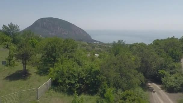 Aerial landscape of Crimea with Ayu-Dag summit — Stock Video